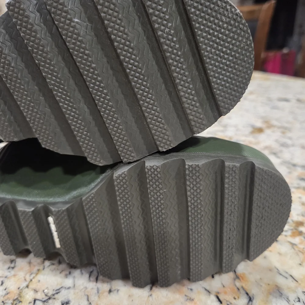 NWT Sorel Joan Rain Chelsea Ankle Bootie Rubber Wedge Boots Size 6 - Picture 9 of 9